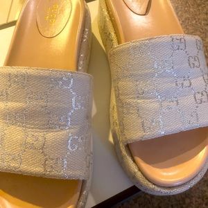 Gucci plat form sandals